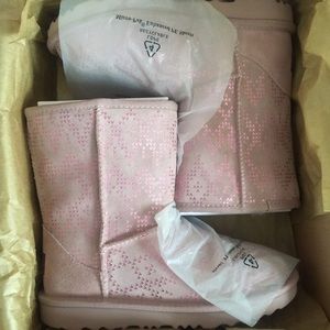 Ugg’s Icelandic Foil Pink Booties